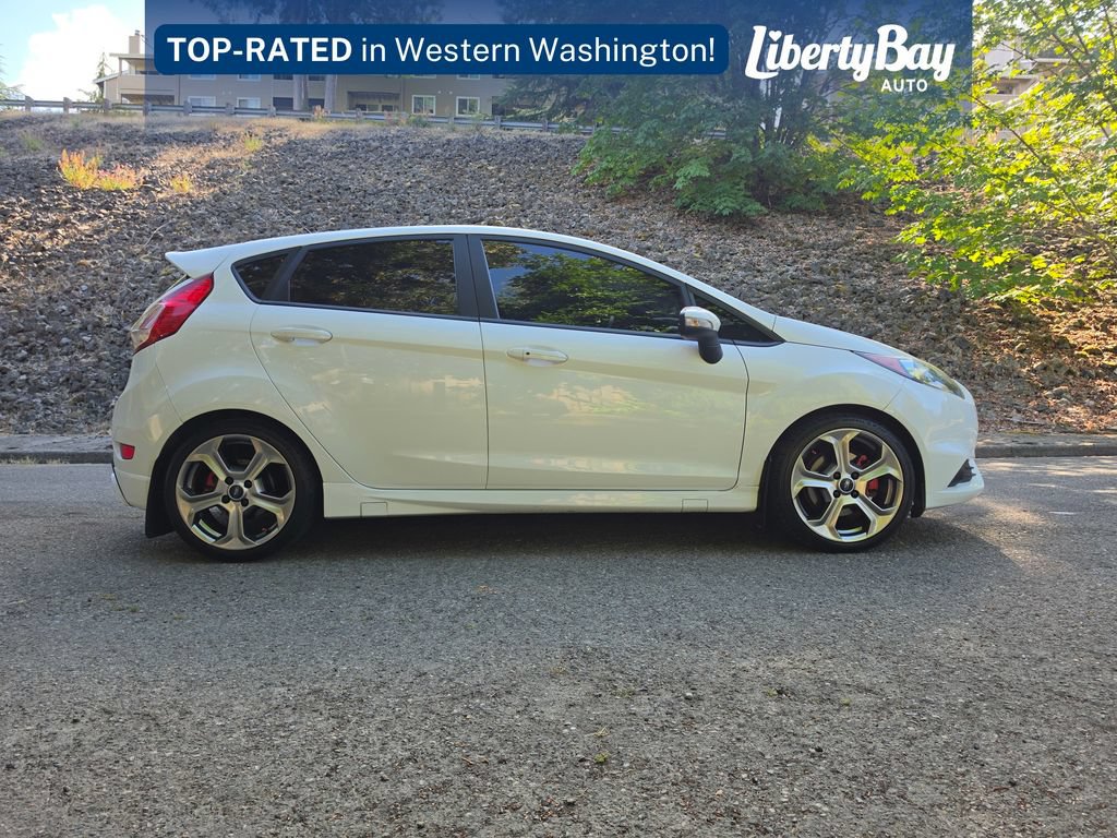Used 2015 Ford Fiesta ST FWD image 4