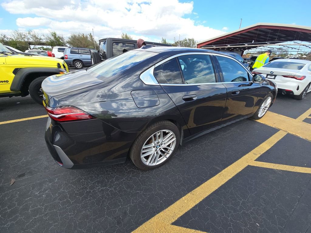 Used 2025 BMW 530i xDrive image 2