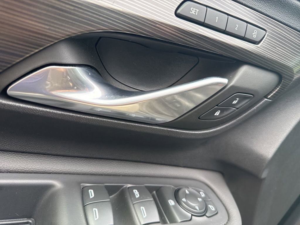 Used 2022 GMC Terrain SLT w/ LPO, Floor Liner Package image 12