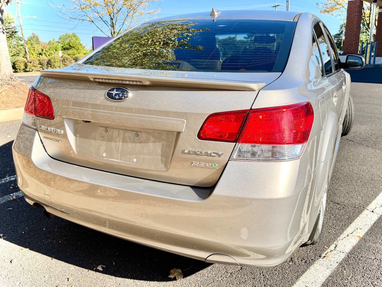 Used 2014 Subaru Legacy 2.5i Limited w/ Moonroof Package image 9