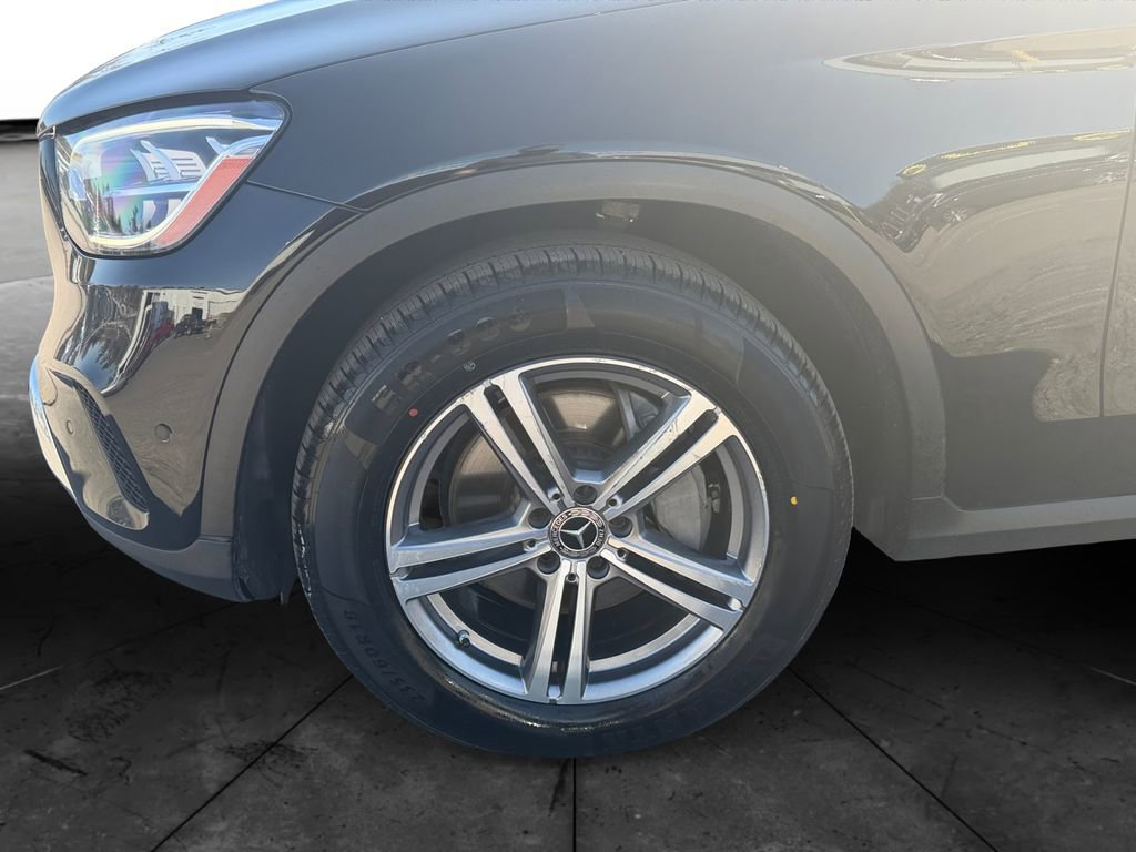 Used 2021 Mercedes-Benz GLC 300 4MATIC w/ Premium Package image 14