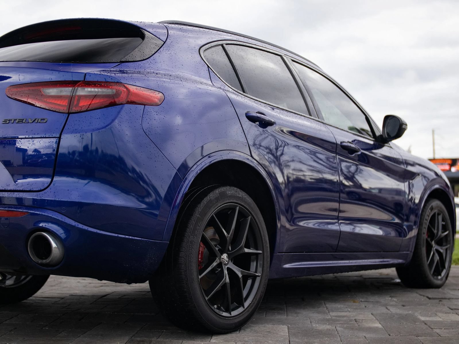 Used 2021 Alfa Romeo Stelvio Ti w/ Nero Edizione AWD/4WD image 14
