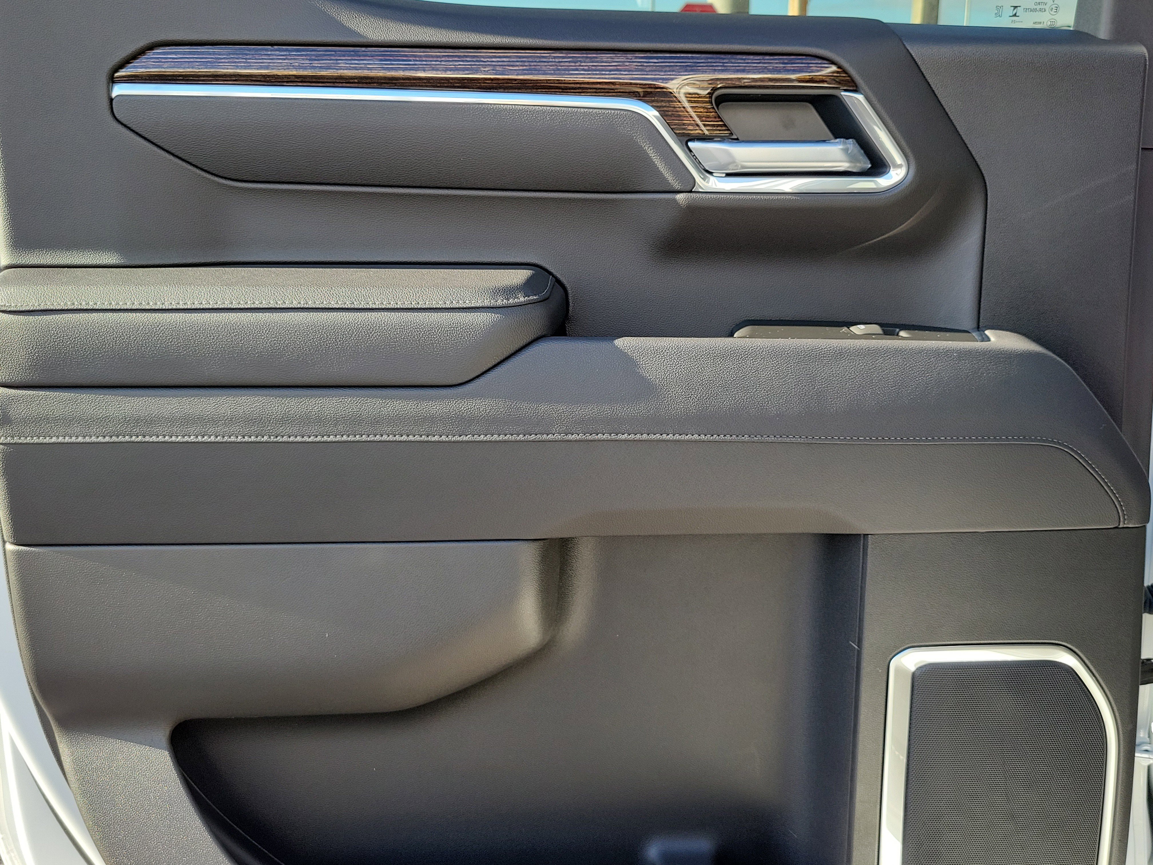 Used 2025 GMC Sierra 1500 Elevation image 12