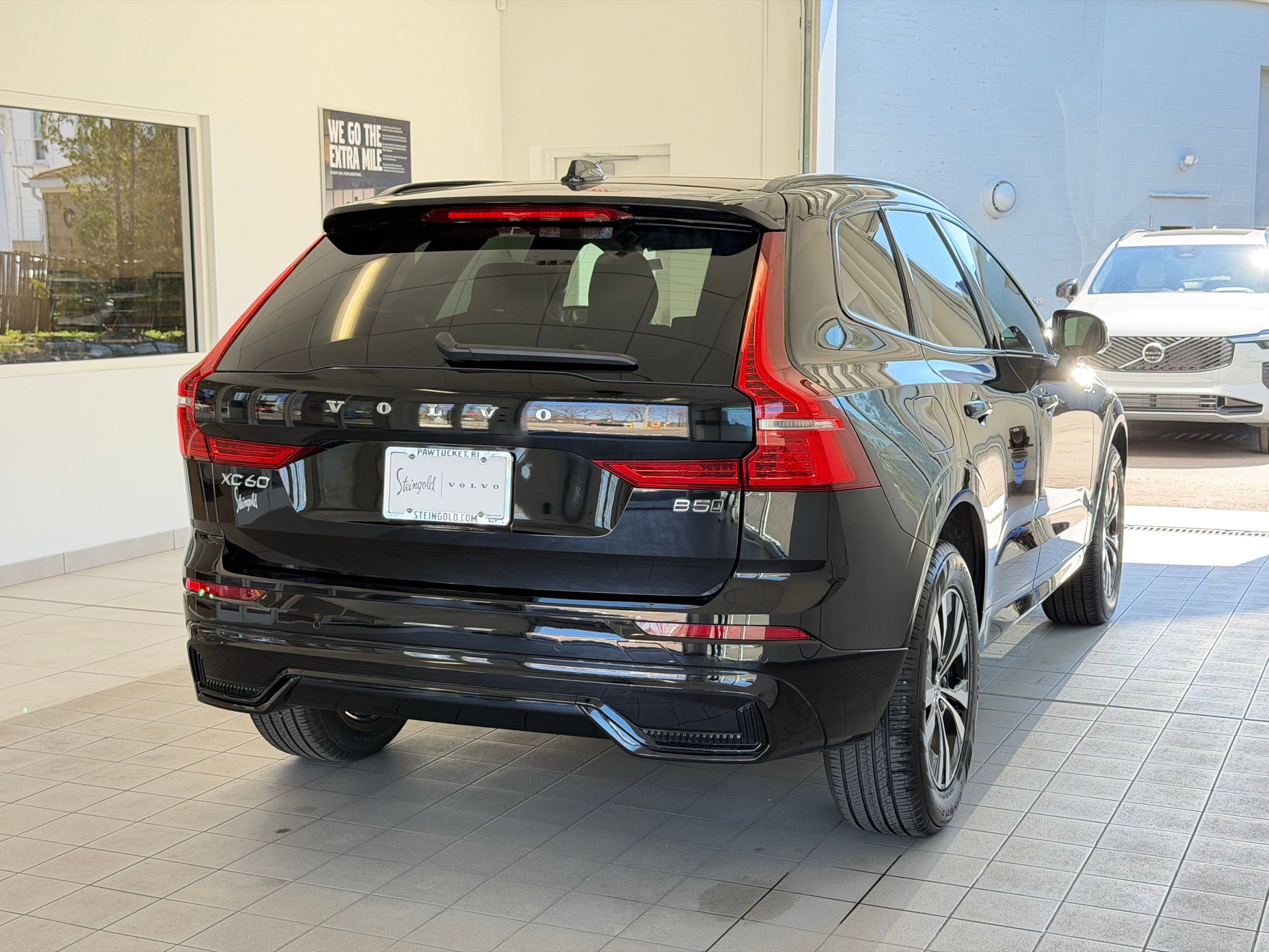Certified 2025 Volvo XC60 B5 Core image 6