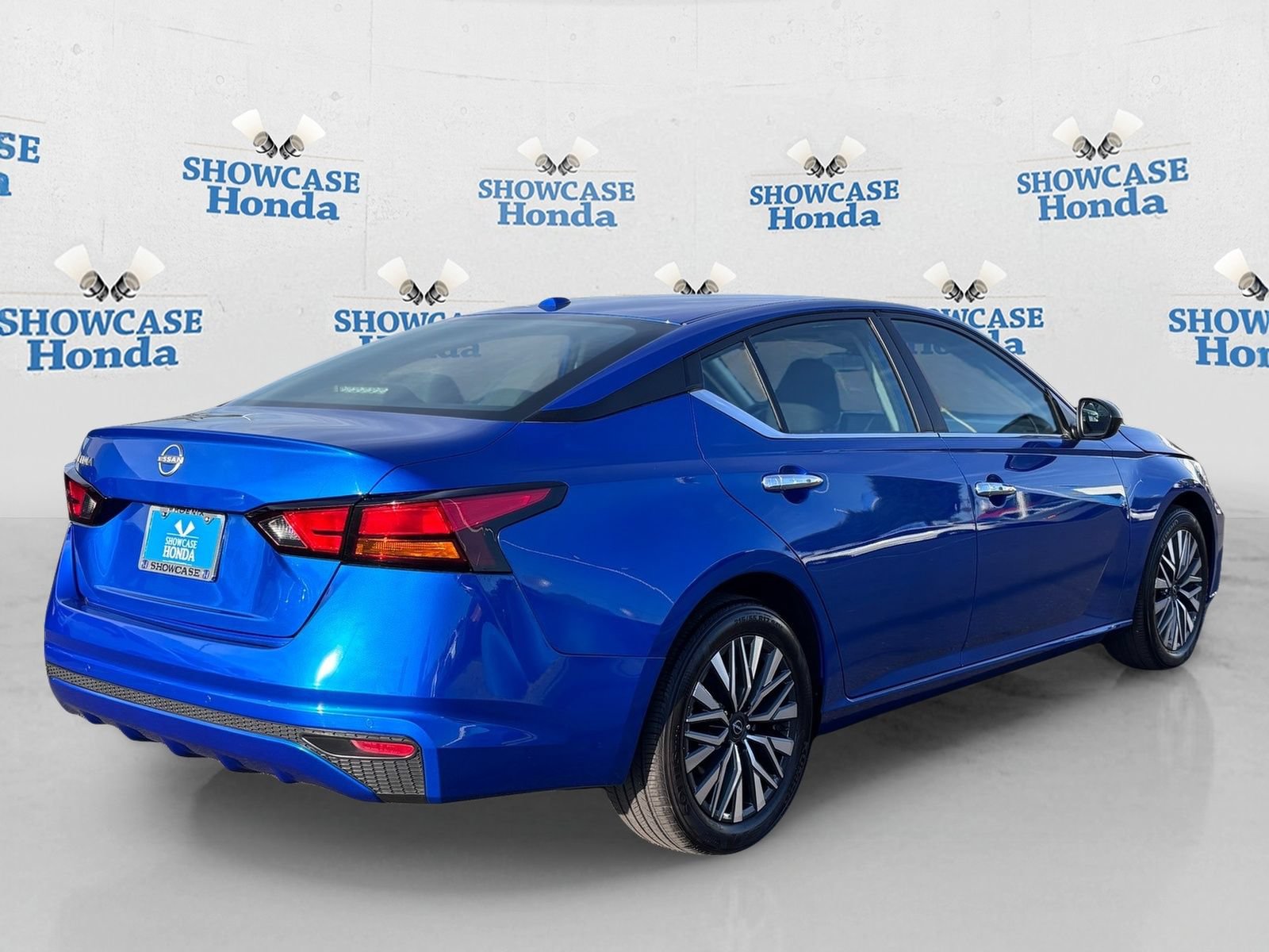 Used 2025 Nissan Altima 2.5 SV FWD image 8