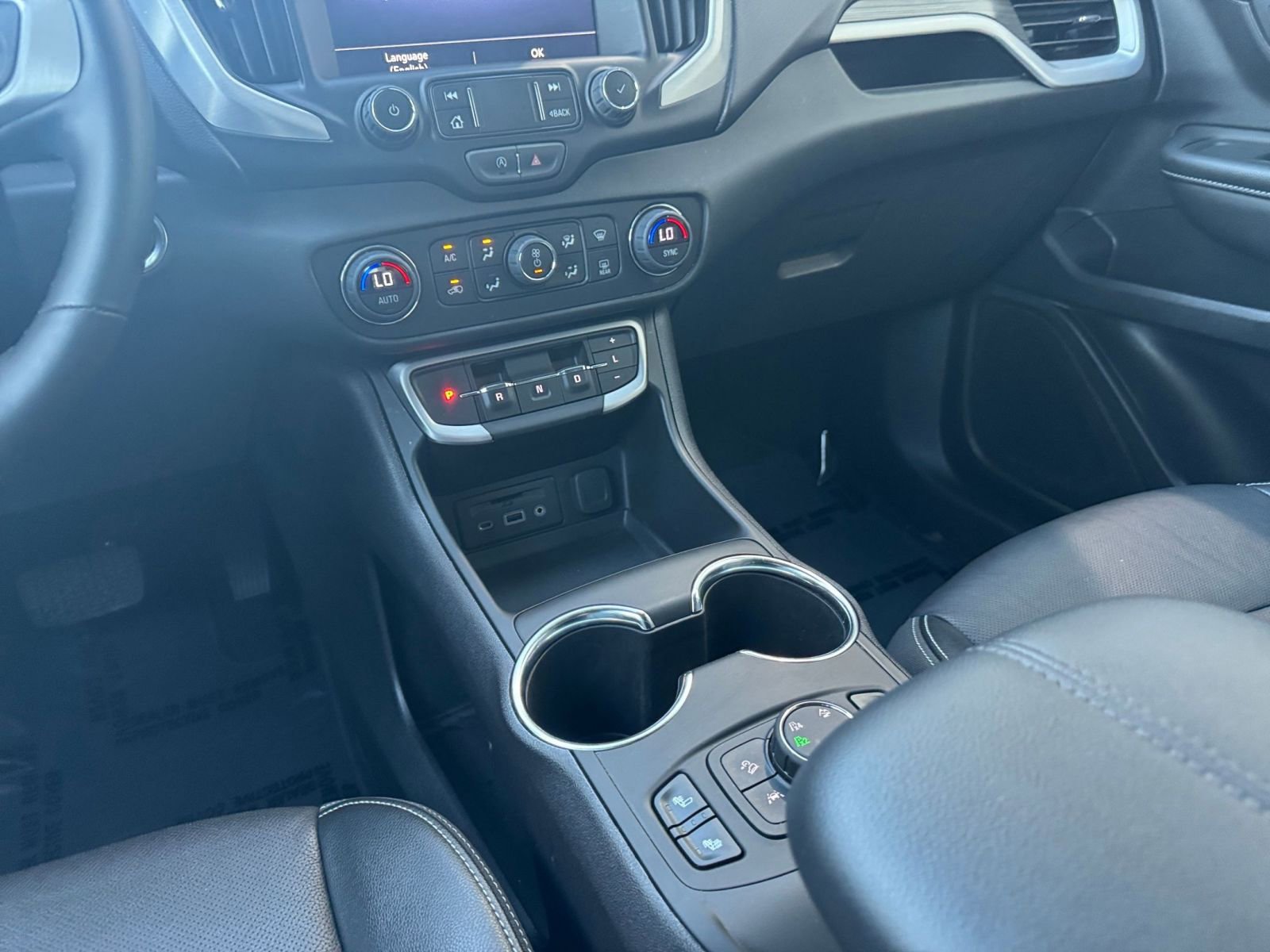 Used 2024 GMC Terrain SLT image 43