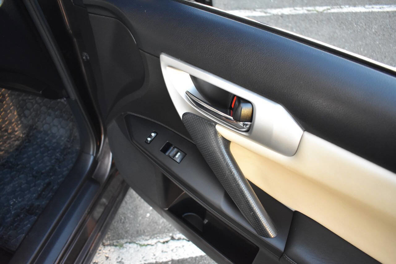 Used 2012 Lexus CT 200h Premium image 45