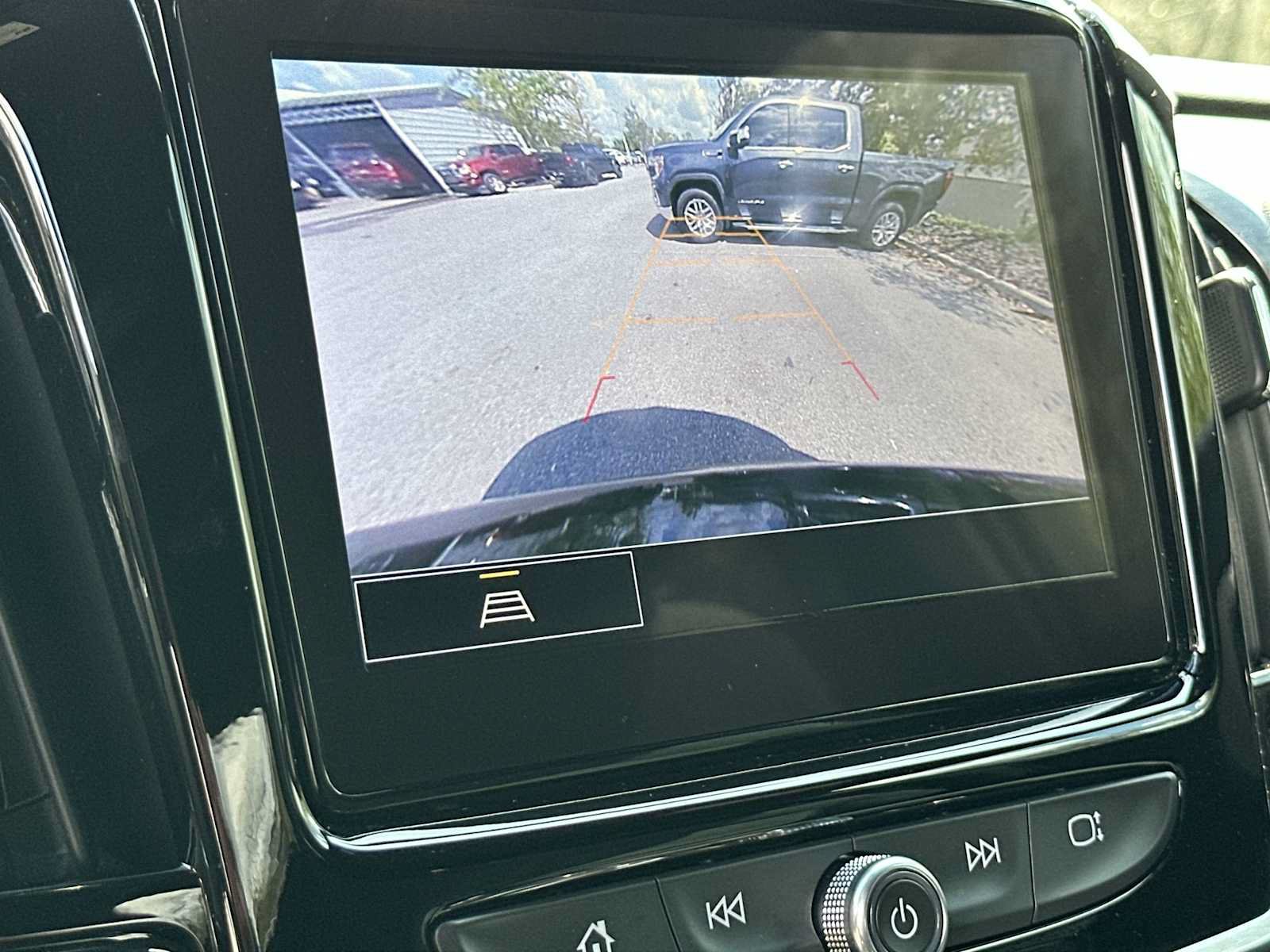 Used 2023 Chevrolet Traverse LT FWD image 22