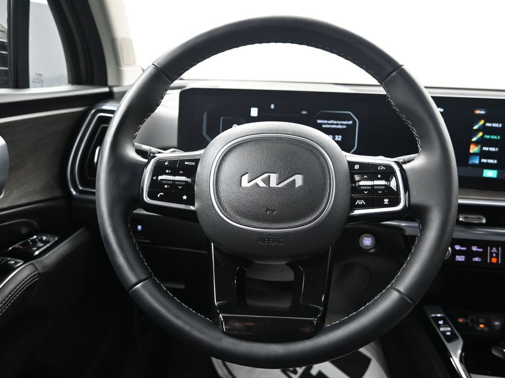 Used 2025 Kia Sorento SX AWD/4WD image 35