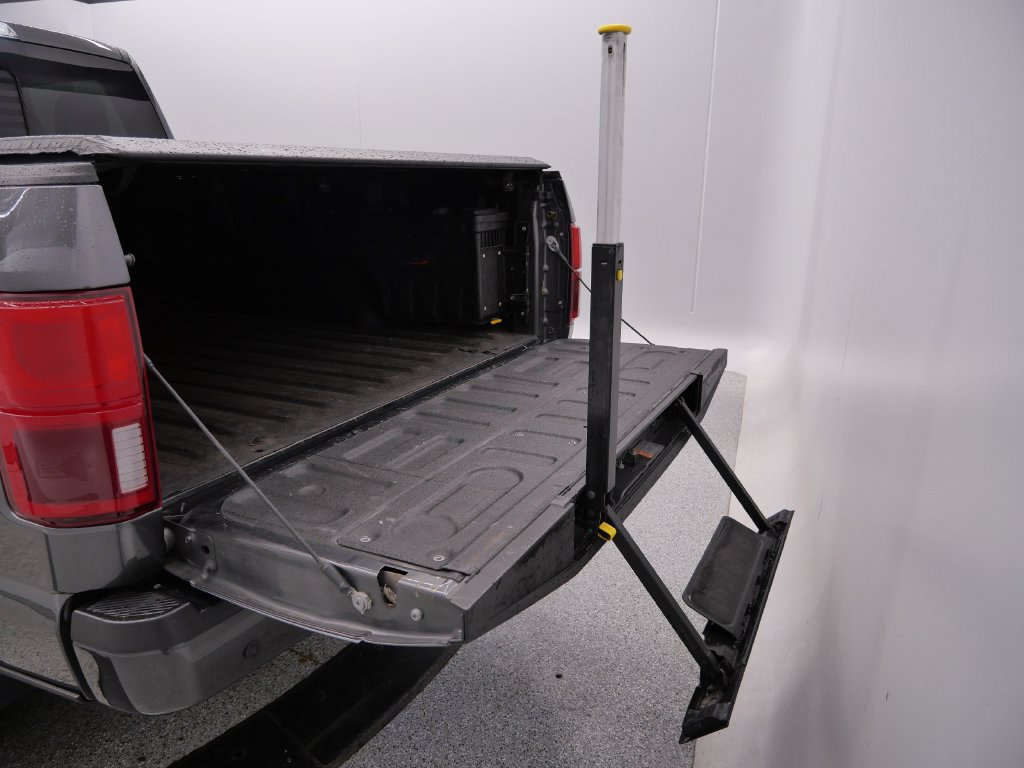 Used 2019 Ford F150 Platinum w/ Equipment Group 701A Luxury AWD/4WD image 12