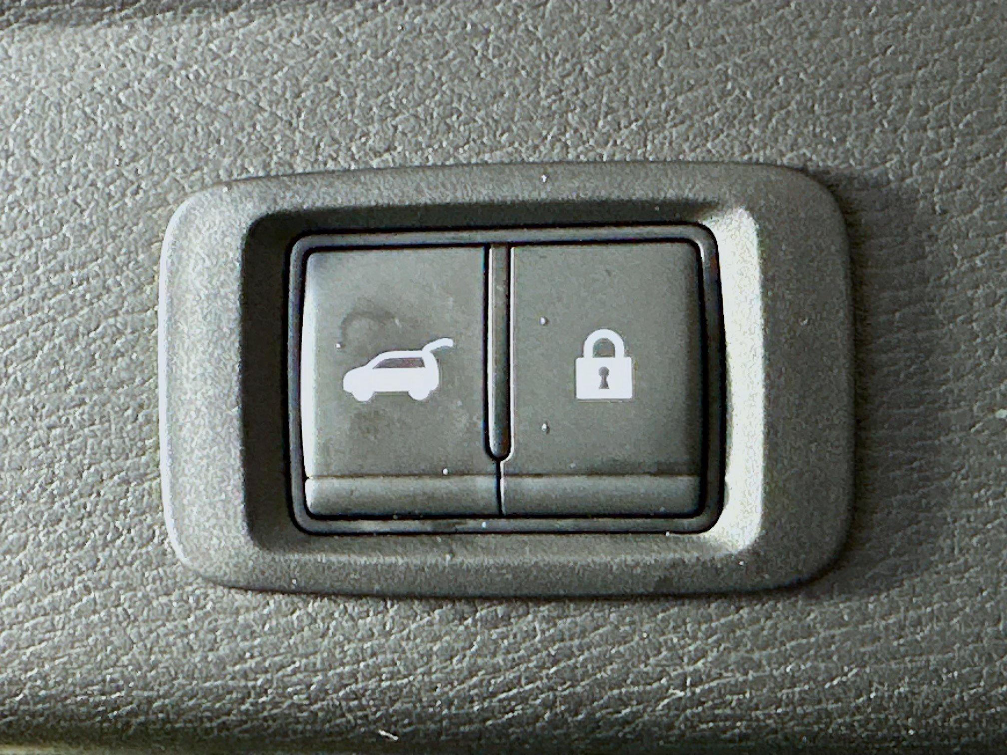 Used 2025 Mitsubishi Outlander SE AWD/4WD image 29