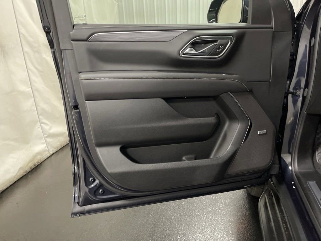 Used 2024 GMC Yukon XL SLT image 10