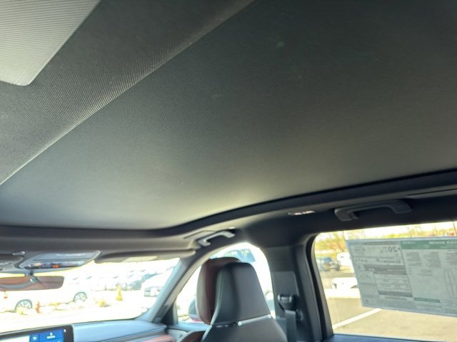 New 2025 Lincoln Aviator Reserve w/ Equipment Group 201A image 9