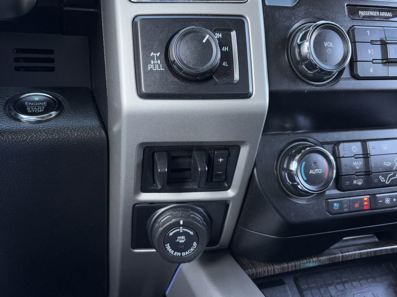 Used 2020 Ford F250 Lariat w/ Tremor Off-Road Package image 23