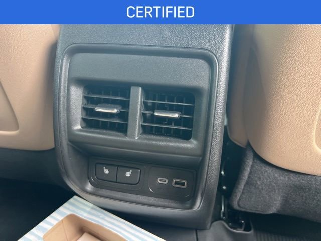 Used 2024 Cadillac XT4 Luxury w/ Cold Weather Package FWD image 8