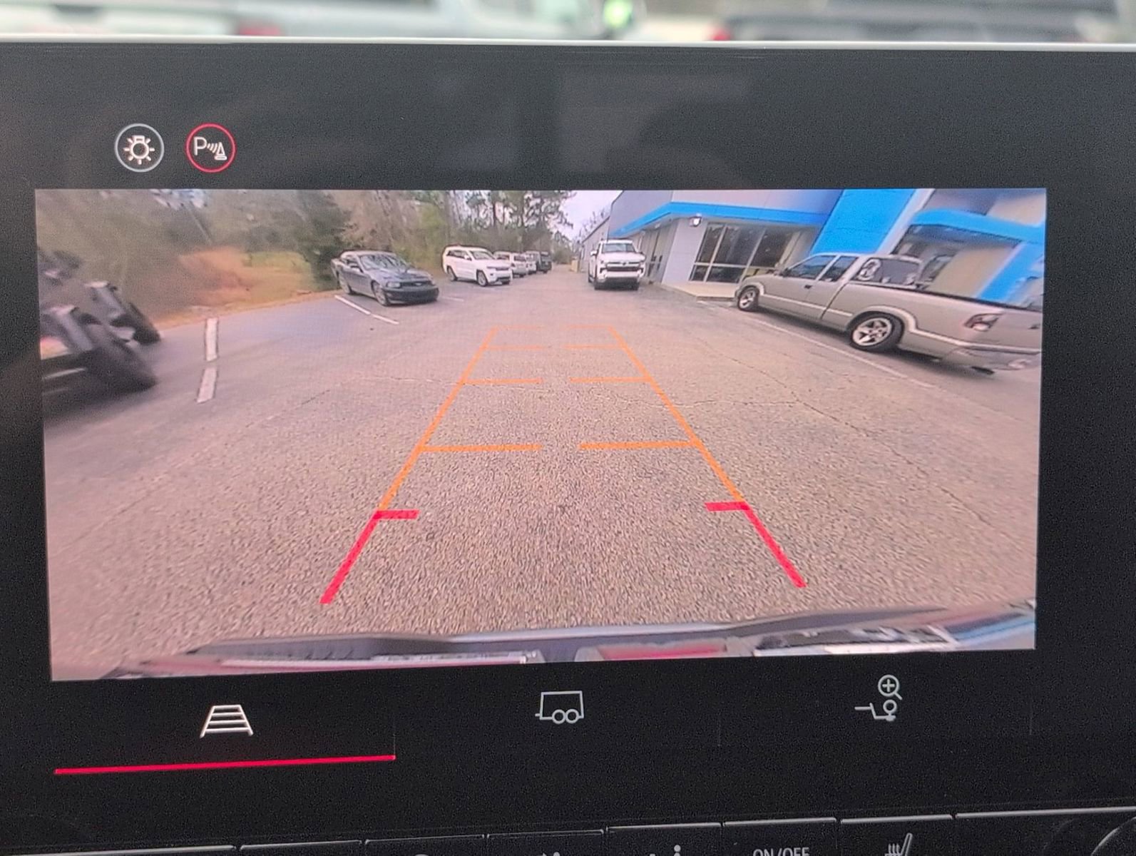 New 2025 GMC Canyon AT4 w/ Off-Road Front Bumper Package image 19