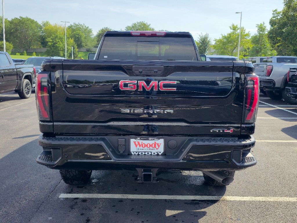 New 2026 GMC Sierra 2500 AT4 w/ AT4 Premium Plus Package AWD/4WD image 9