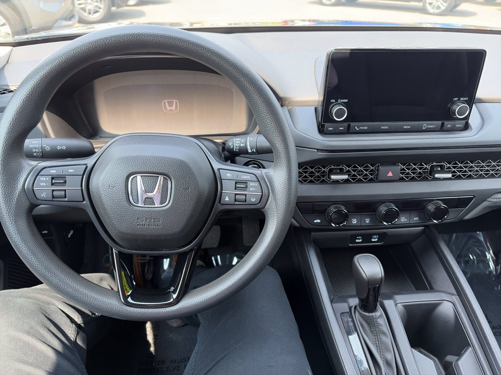 Used 2025 Honda Accord SE image 13