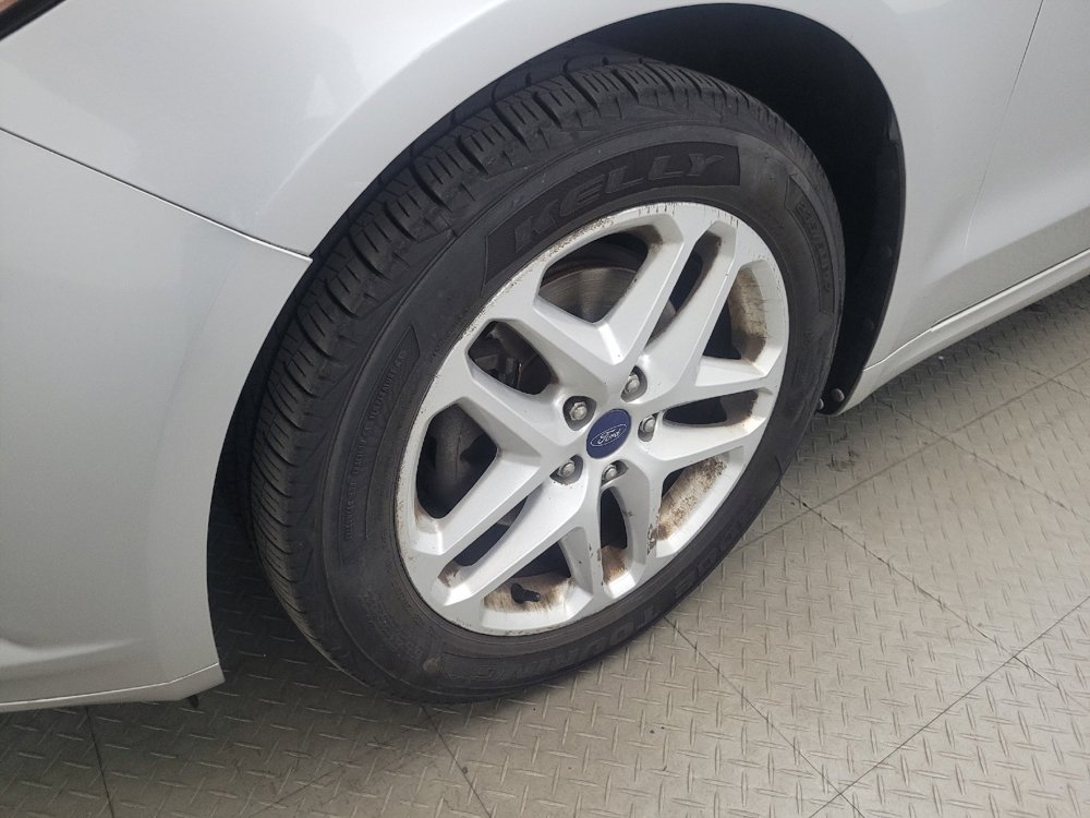Used 2014 Ford Fusion SE FWD image 31