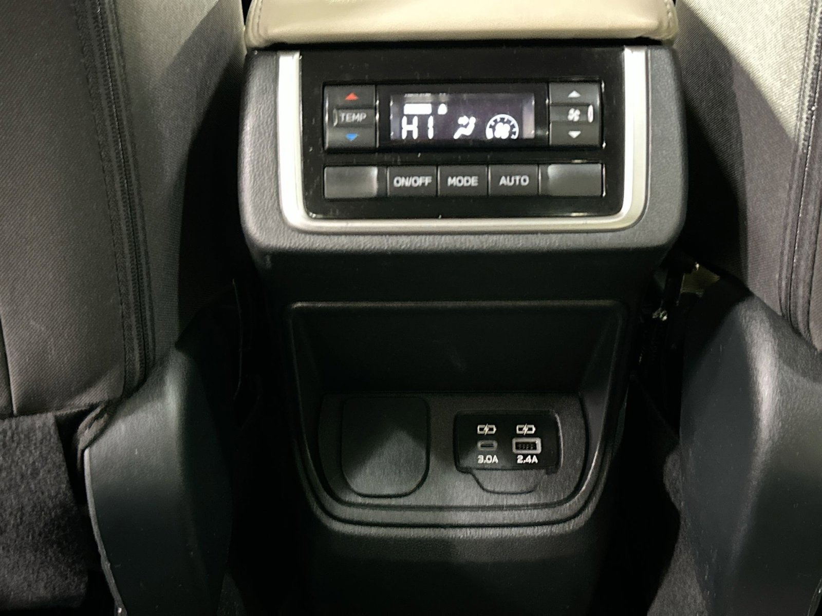 Used 2023 Subaru Ascent Premium w/ Convenience Package image 34