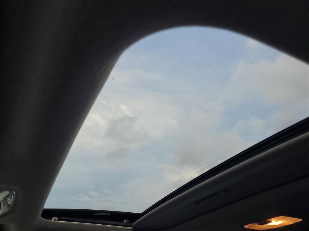 Used 2025 Hyundai Elantra SEL image 32