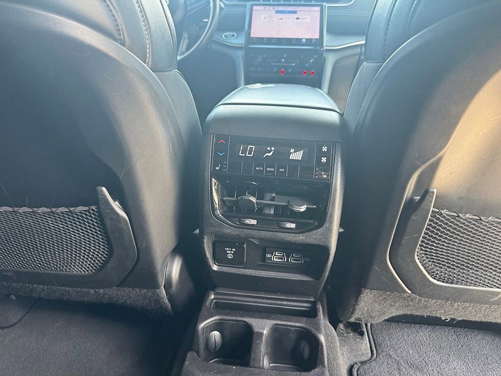Used 2021 Jeep Grand Cherokee L Limited AWD/4WD image 13