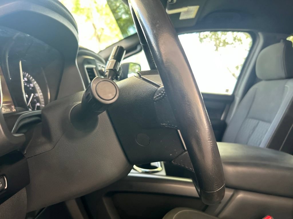 Used 2018 Nissan Titan SV w/ SV Convenience Package AWD/4WD image 45