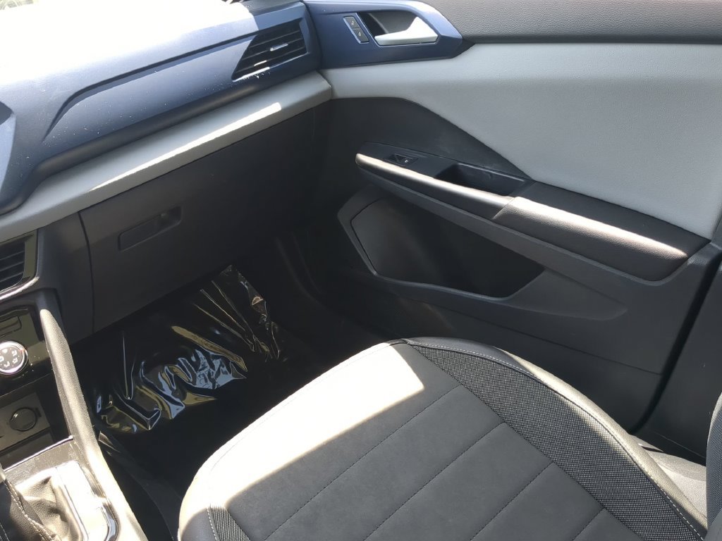 Certified 2023 Volkswagen Taos SE w/ Panoramic Sunroof Package FWD image 17