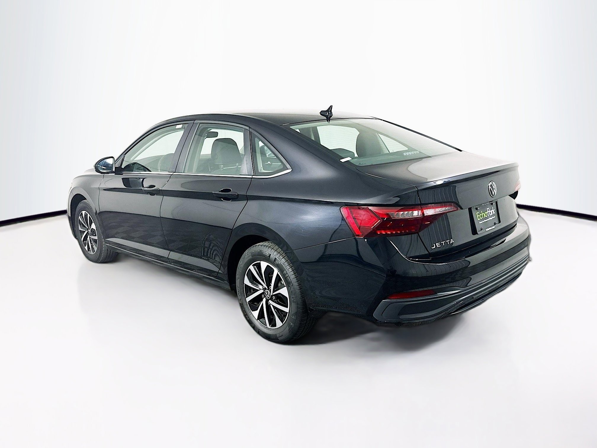 Used 2024 Volkswagen Jetta S image 5