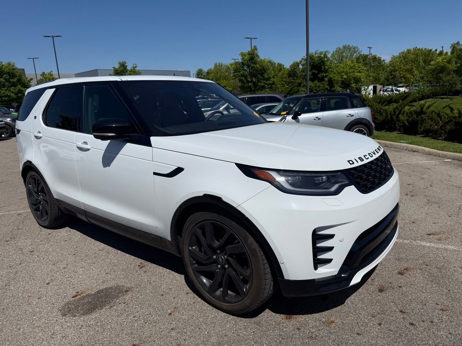 Used 2022 Land Rover Discovery S R-Dynamic AWD/4WD image 3