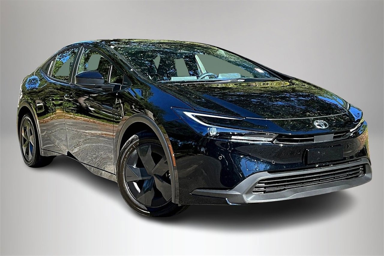 Used 2026 Toyota Prius LE image 2