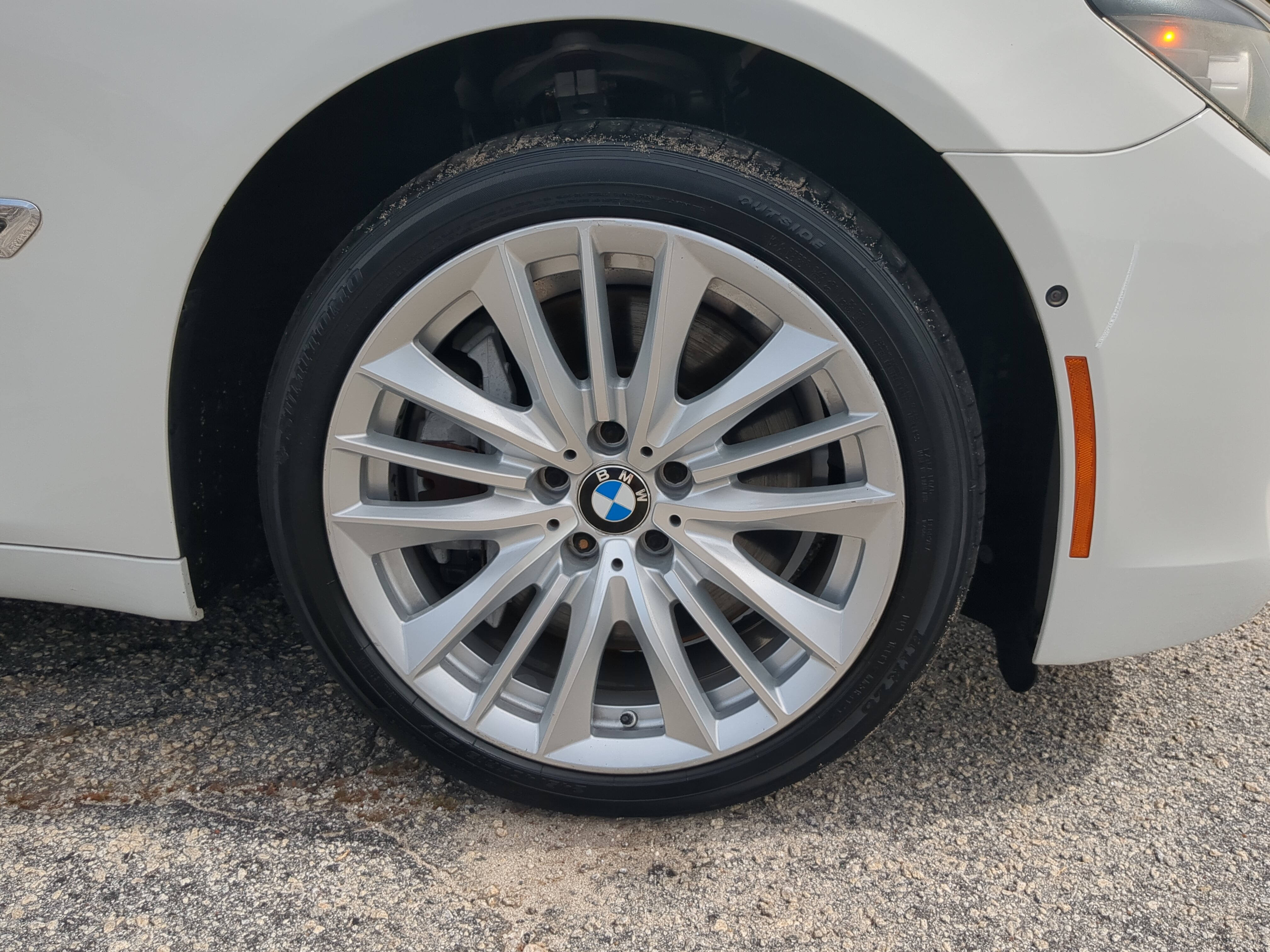 Used 2011 BMW 750Li RWD image 9