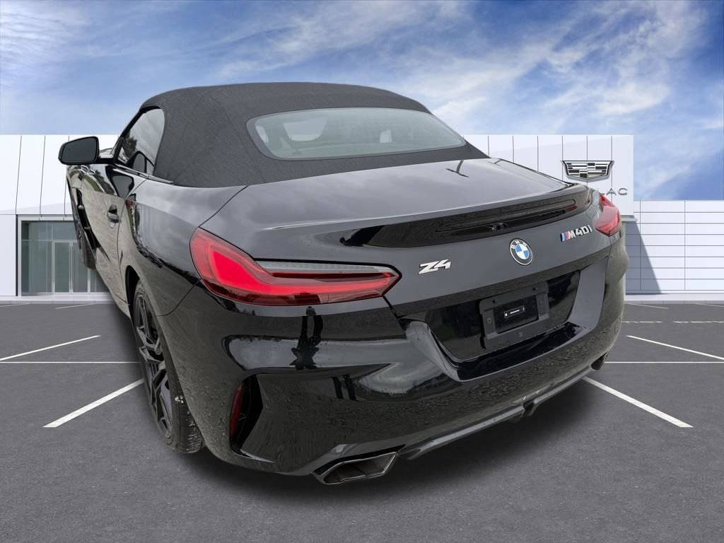 Used 2024 BMW Z4 M40i w/ Premium Package image 11