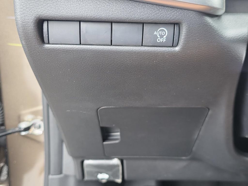 New 2026 Nissan Kicks SV w/ Charging Package FWD image 23
