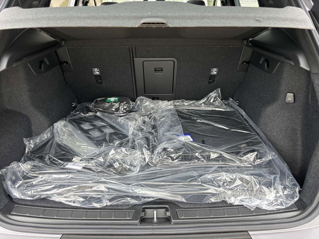 New 2026 Volvo XC40 B5 Plus w/ Protection Package Premier image 9