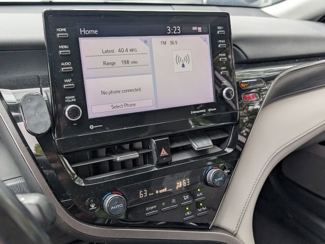 Used 2021 Toyota Camry XLE image 24