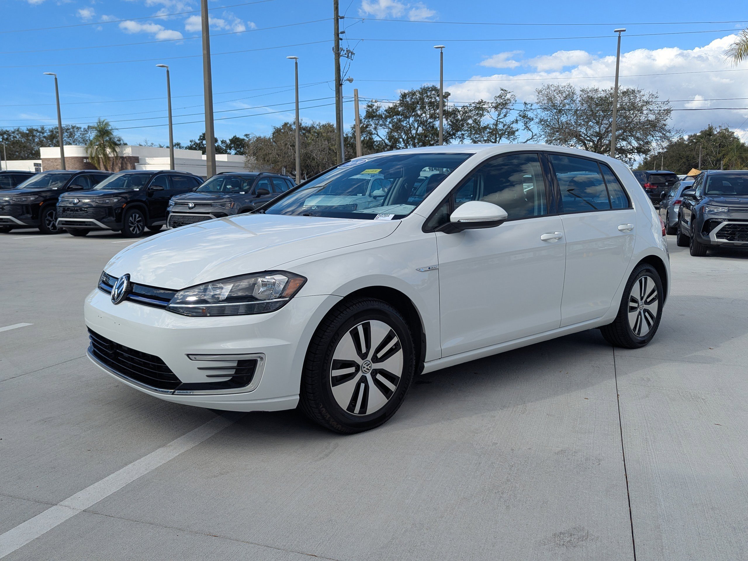 Used 2019 Volkswagen e-Golf SE w/ Driver Assistance Package image 7