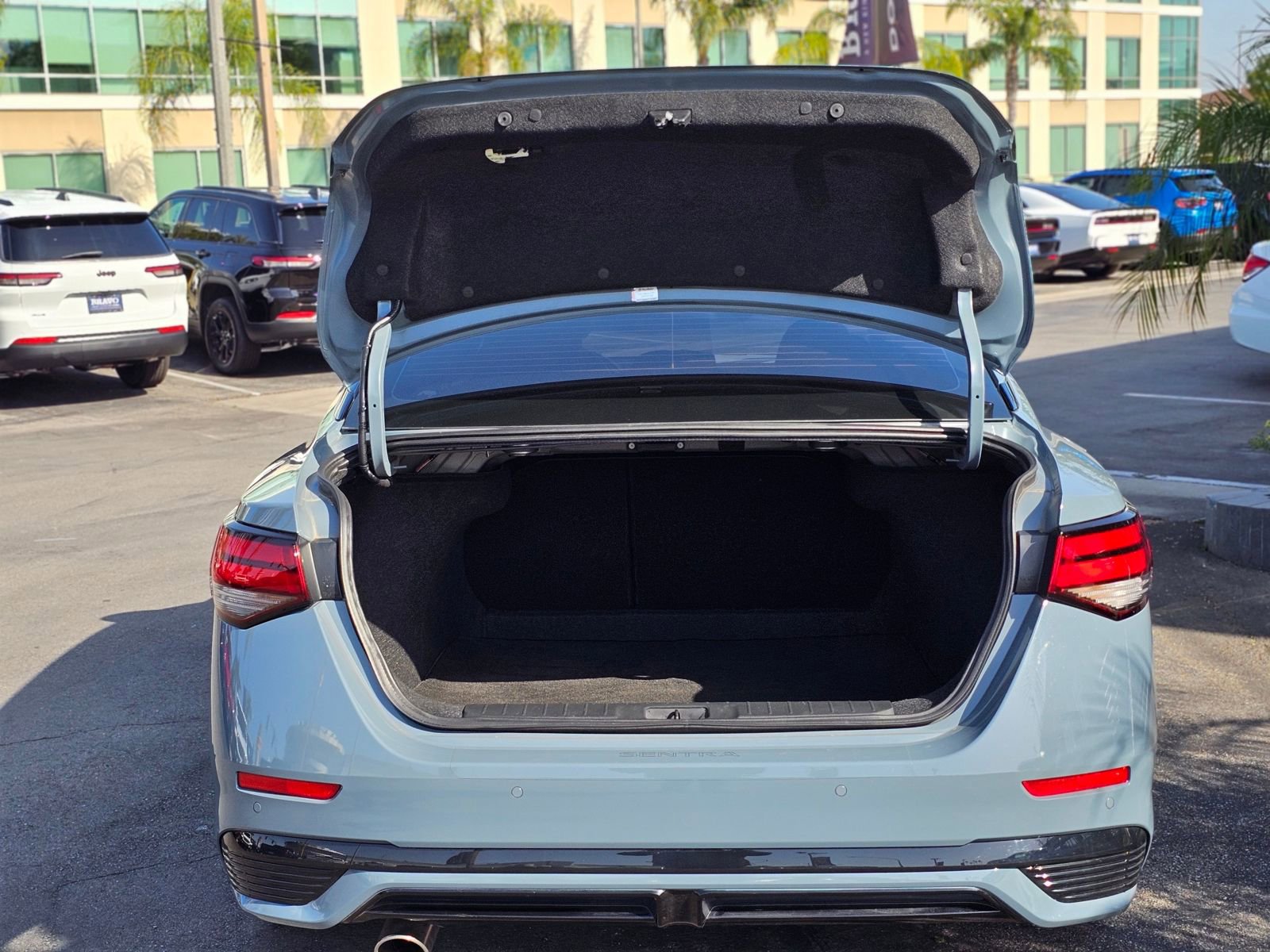 Used 2024 Nissan Sentra SR FWD image 7