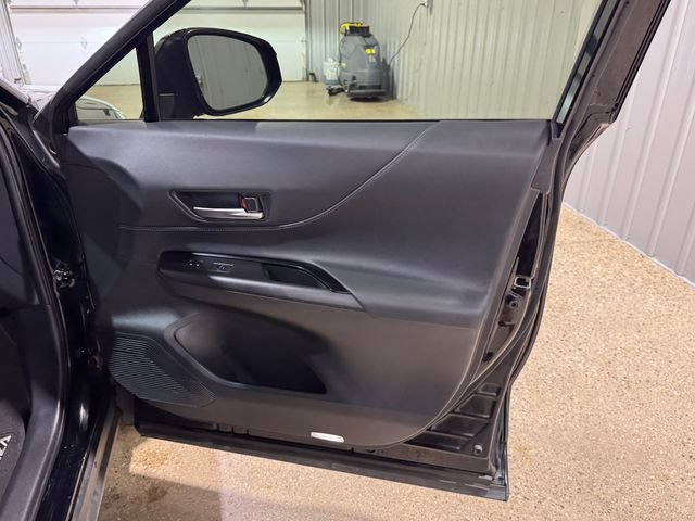 Used 2021 Toyota Venza LE w/ Carpet Mat Package (TMS) AWD/4WD image 22