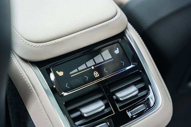 New 2026 Volvo XC90 B6 Plus w/ Protection Package Premier image 33