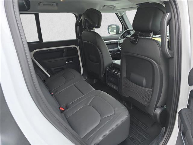 New 2026 Land Rover Defender 110 X-Dynamic SE image 11