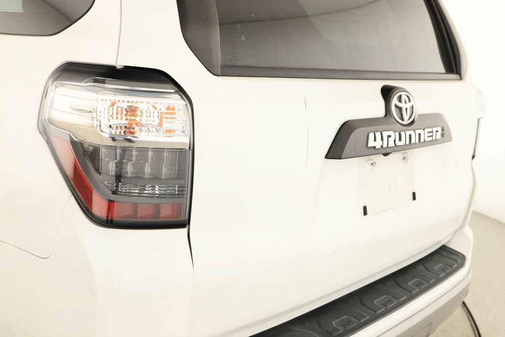 Used 2021 Toyota 4Runner TRD Off-Road Premium w/ Moonroof Package AWD/4WD image 36