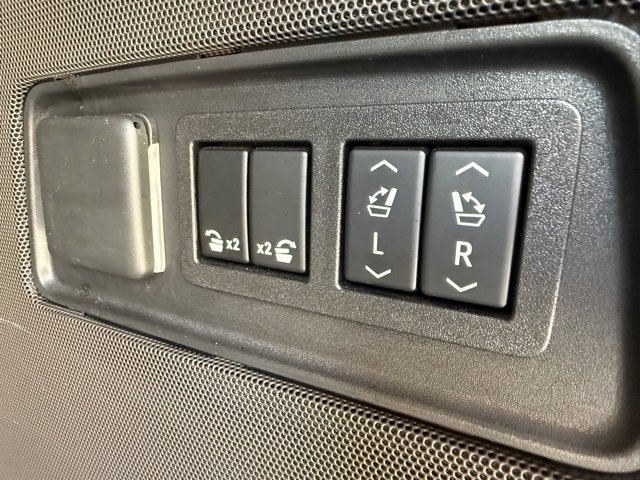 Used 2023 Cadillac Escalade ESV Premium Luxury image 6