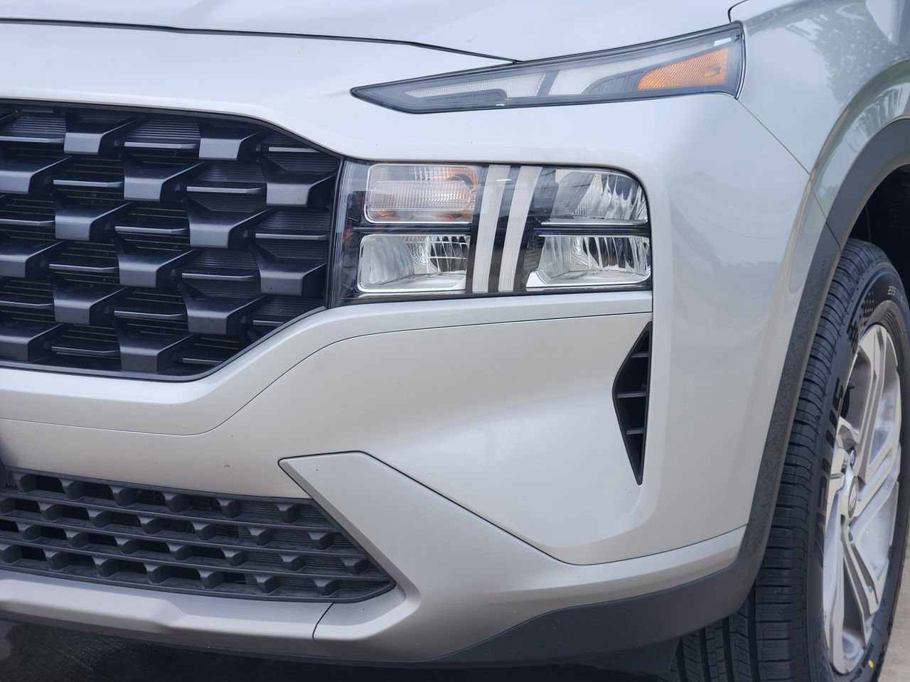 Used 2023 Hyundai Santa Fe SEL image 9