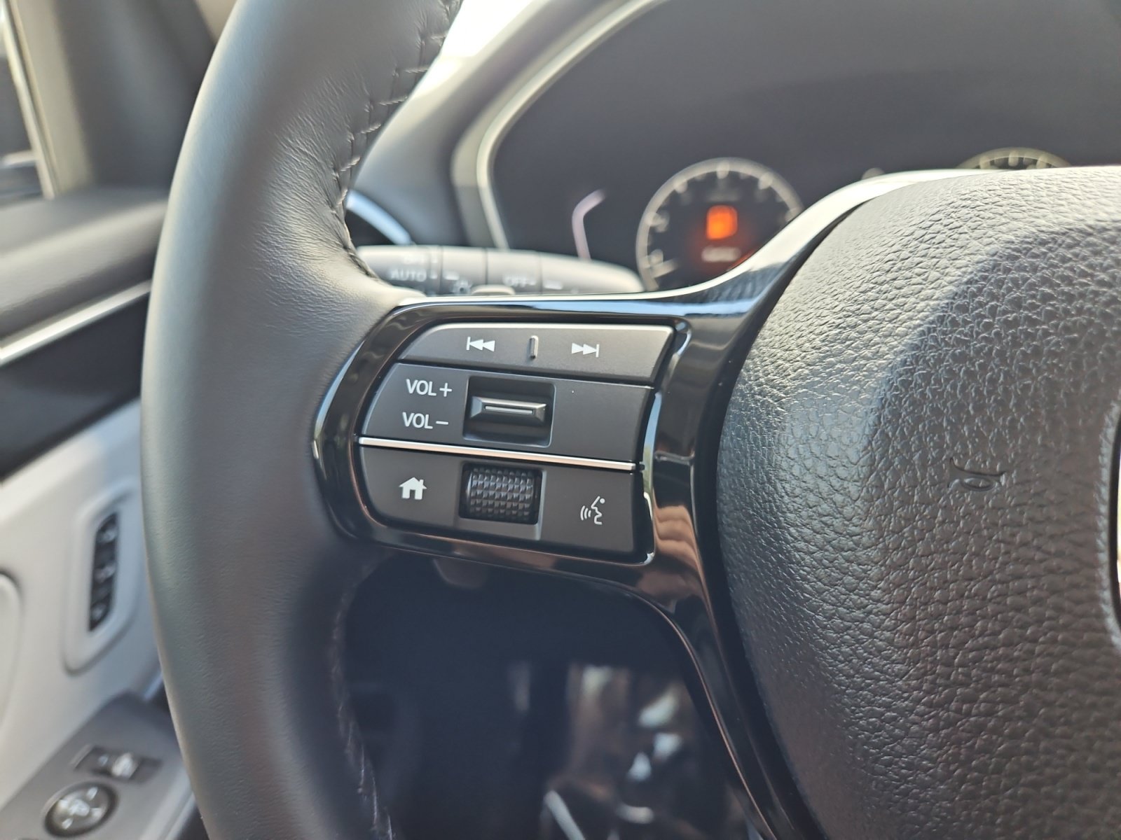 Used 2024 Honda Pilot Touring image 29