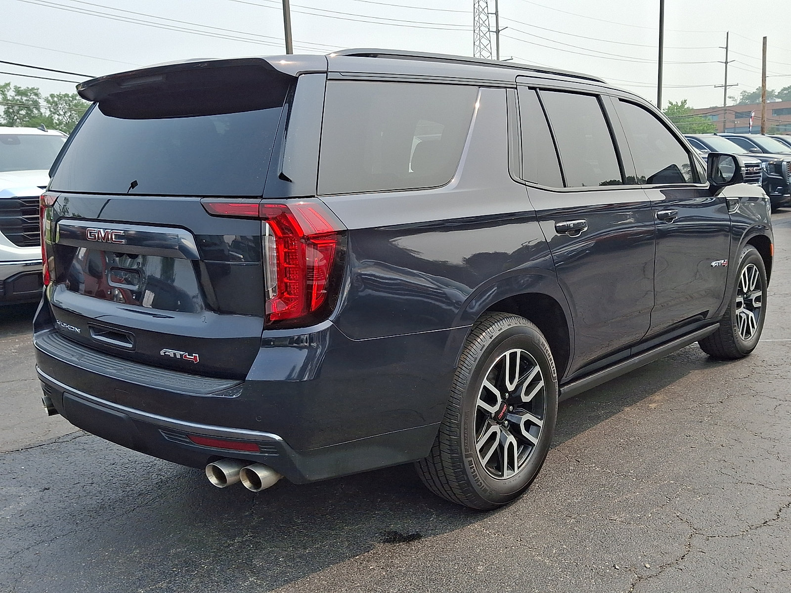 Used 2023 GMC Yukon AT4 w/ AT4 Premium Plus Package AWD/4WD image 6