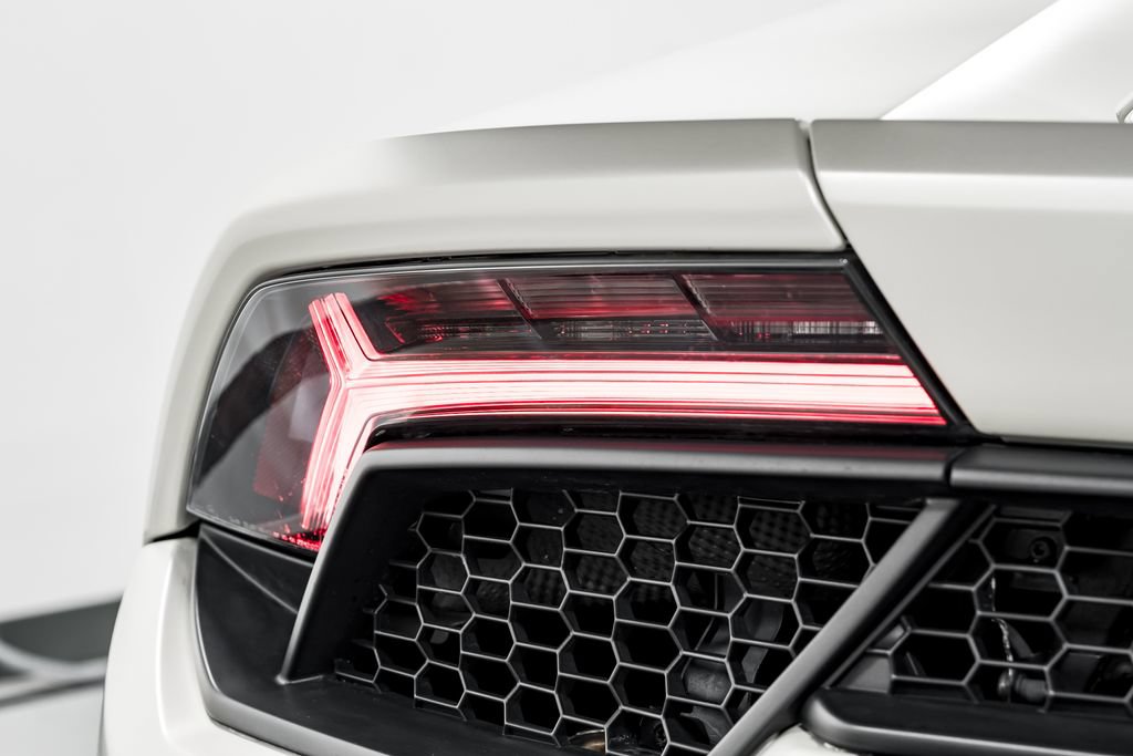Used 2018 Lamborghini Huracan Performante AWD/4WD image 51