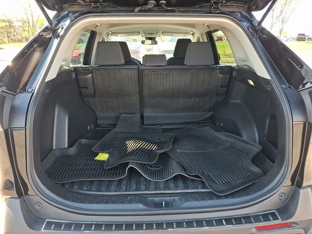 Used 2022 Toyota RAV4 LE image 28