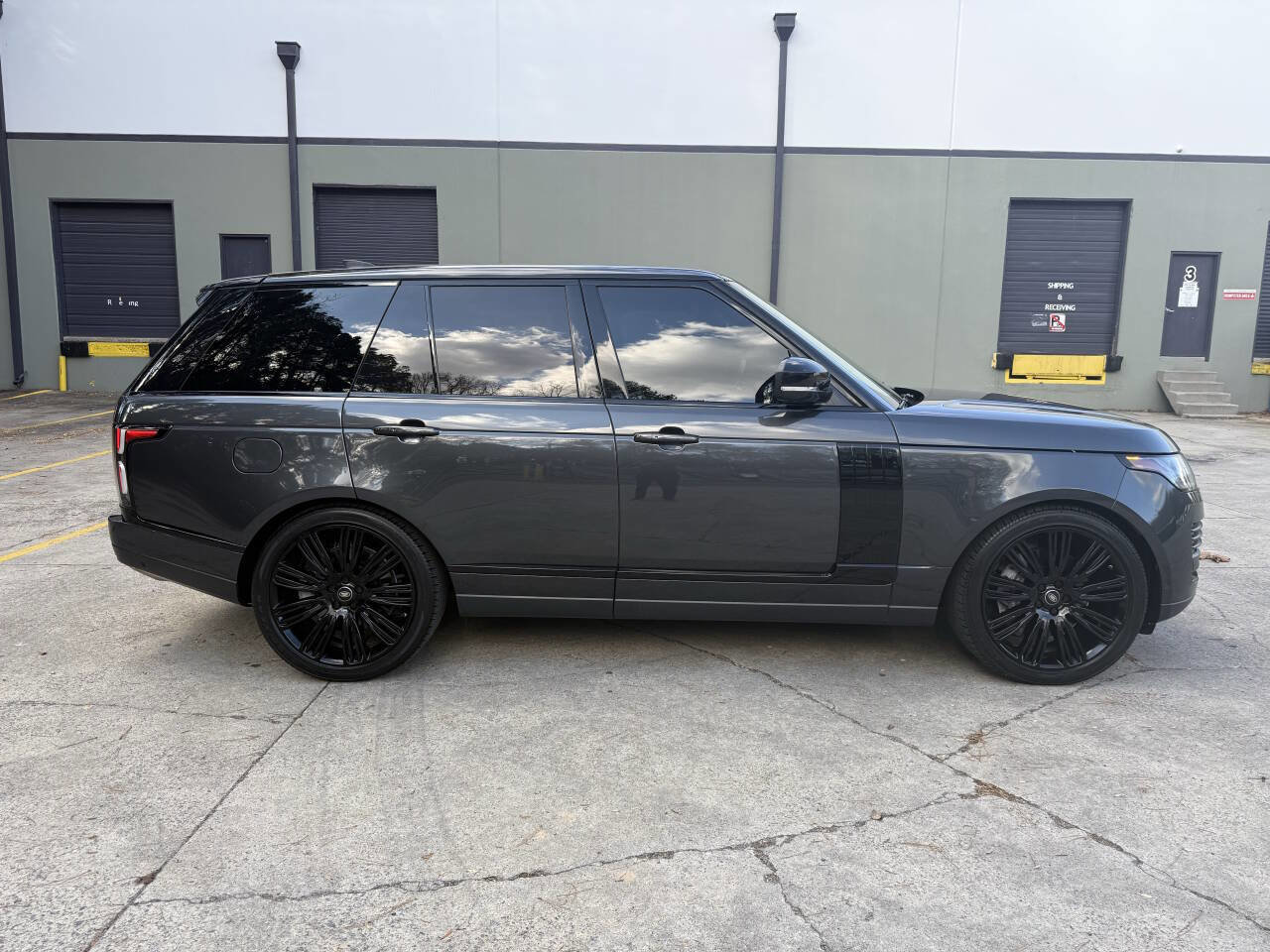 Used 2018 Land Rover Range Rover Supercharged image 3
