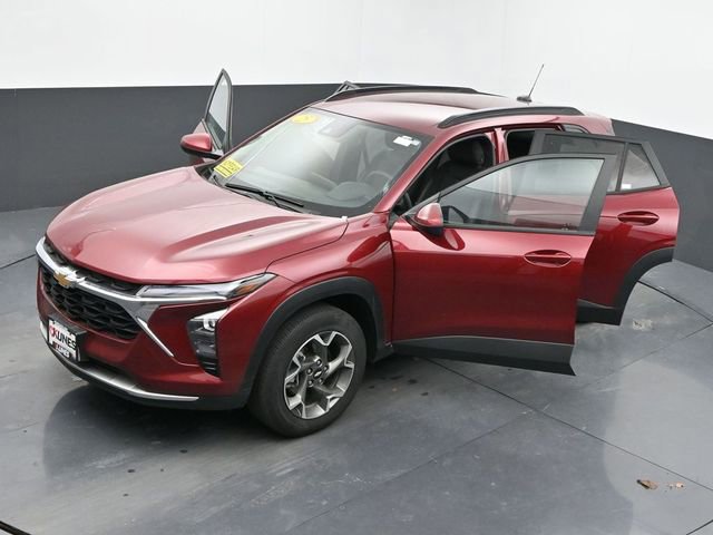Used 2025 Chevrolet Trax LT image 62